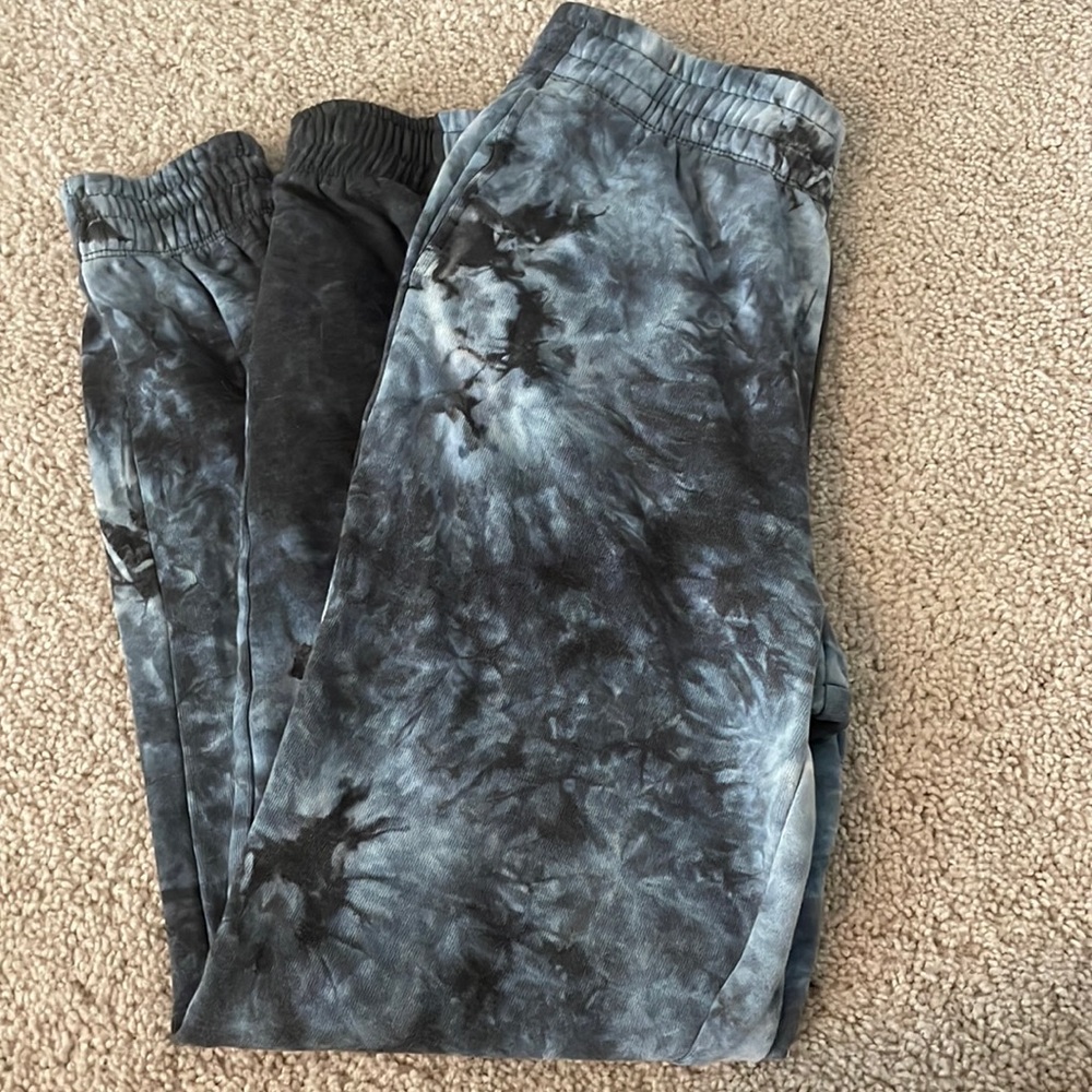 EUC Blue tie die sweats